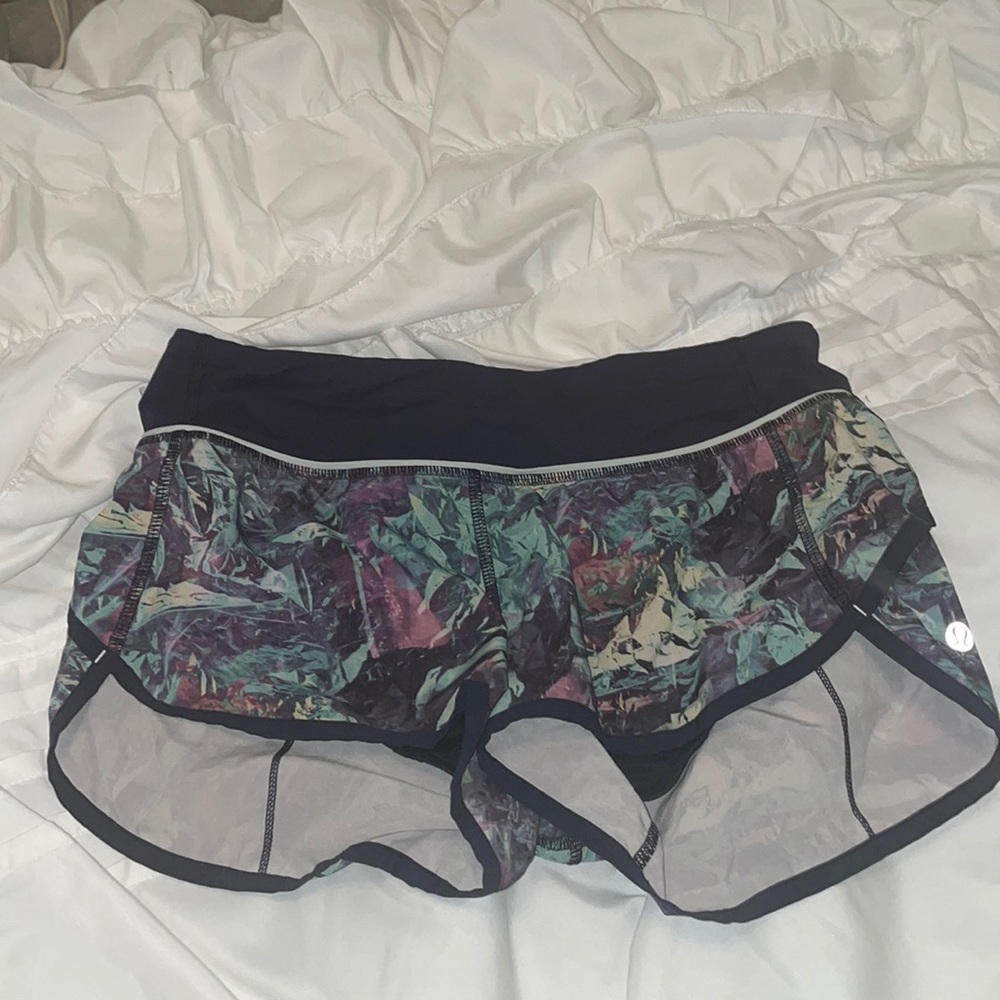 LULULEMON SHORTS